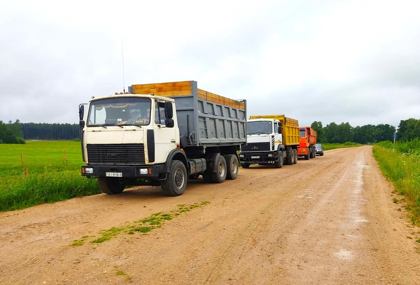 Аренда самосвала 20 тонн в Могилёве и области – с возможностью аренды в комплекте с экскаватором и погрузчиком. 1
