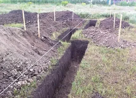 Устройство траншеи в Гродно. 1