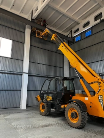 Аренда телескопического погрузчика JCB