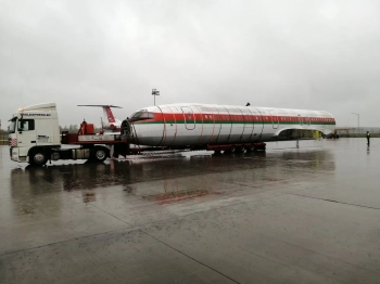 Перевозка самолета тралом — аренда тралов в Минске и Беларуси