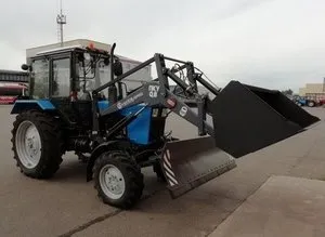 Аренда трактора МТЗ 82.1 с погрузчиком в Минске. 1