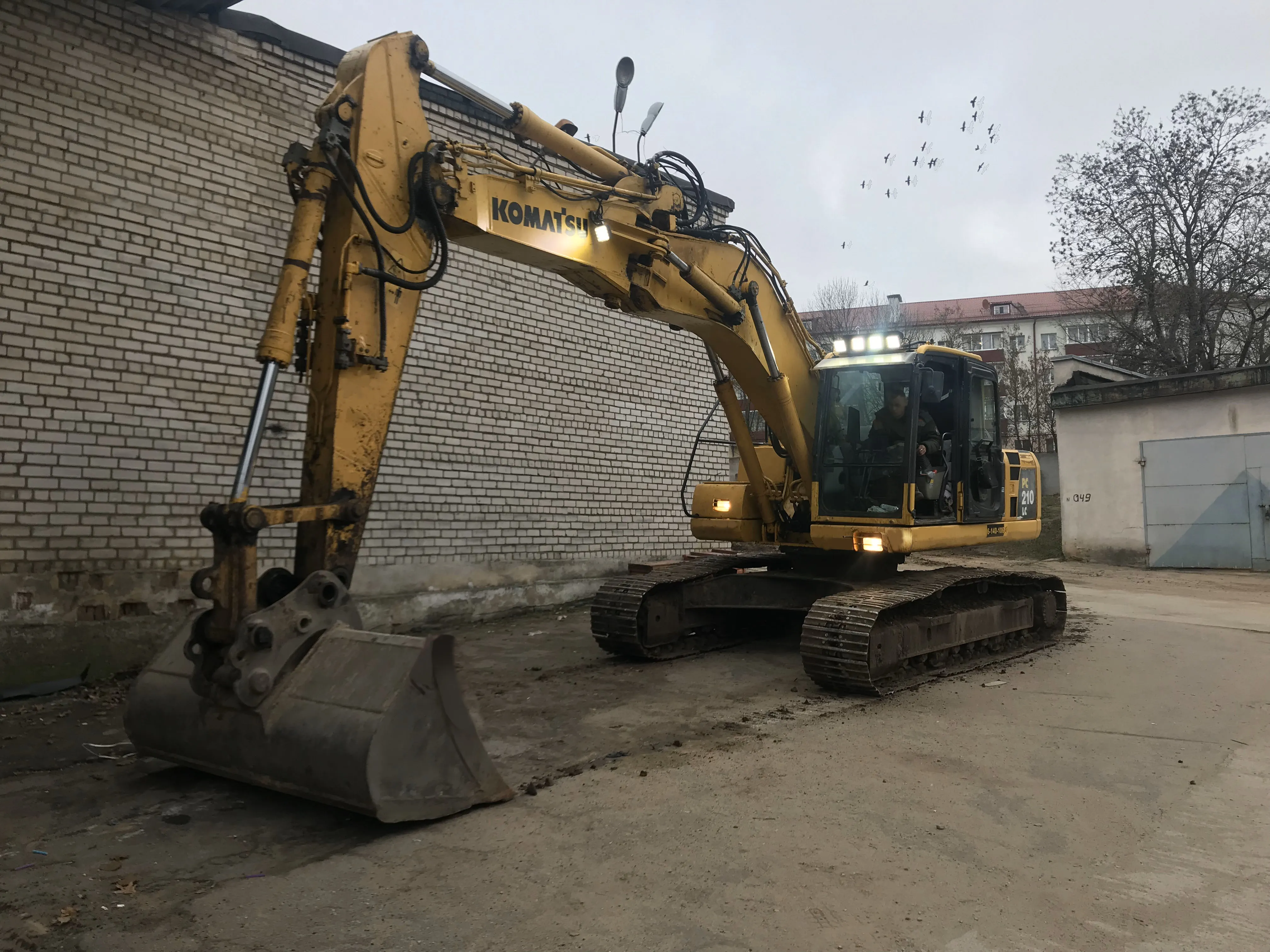 Аренда экскаватора Komatsu PC210 LC-8. 2