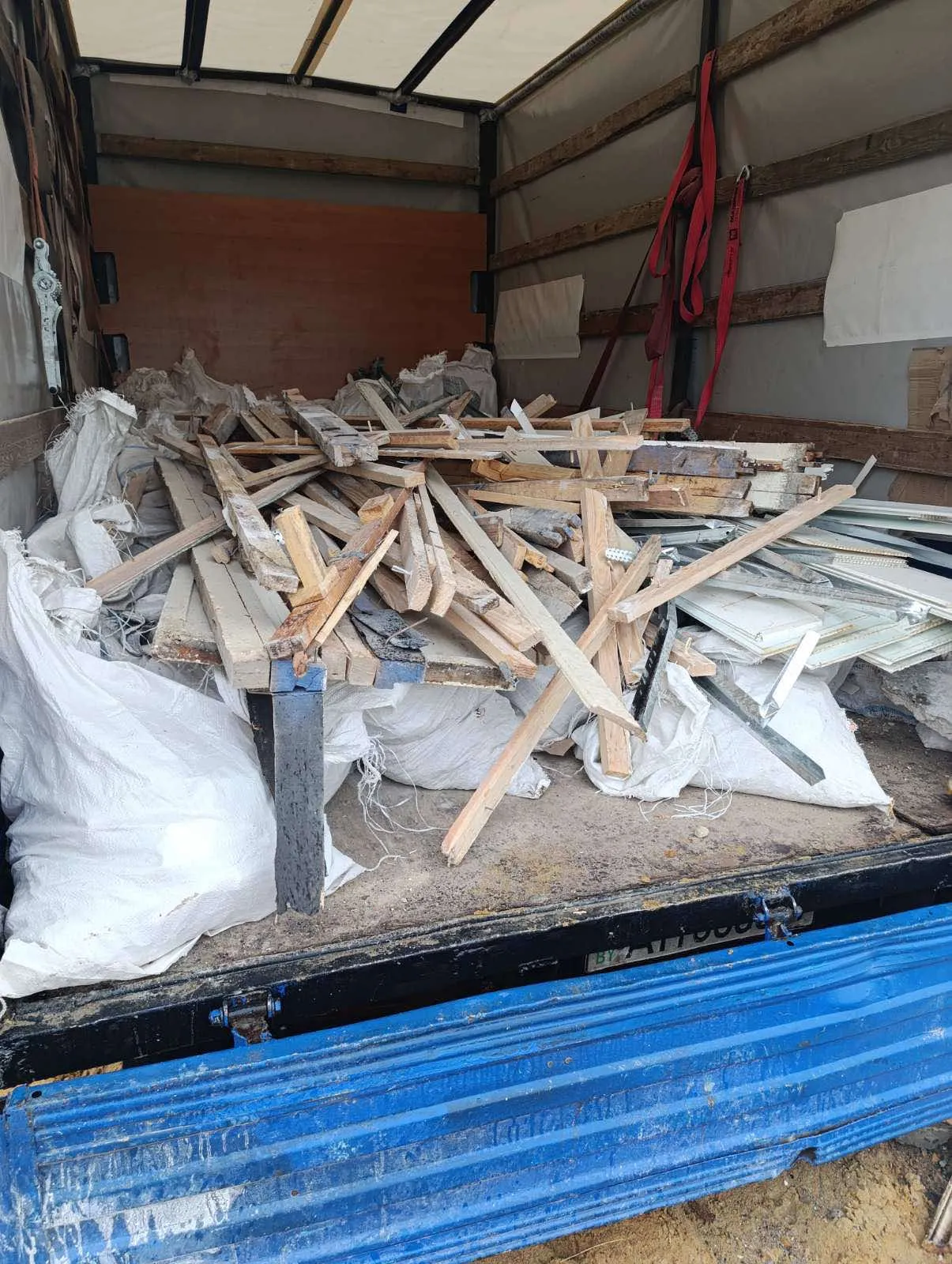 Перевозки грузов по Бресту дешево. 1