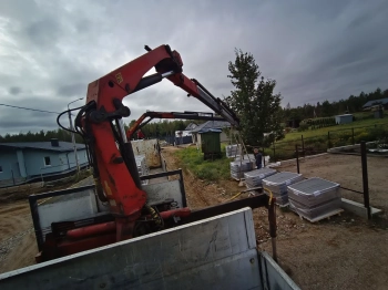 Перевозка тротуарной плитки гидроманипулятором в Минске — услуги до 40 тонн