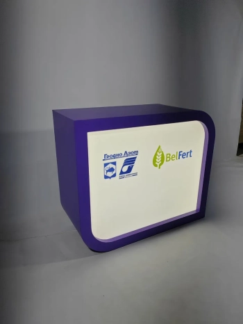 Аренда выставочной стойки 1000х505х1000 в Минске | прокат стендов и мебели