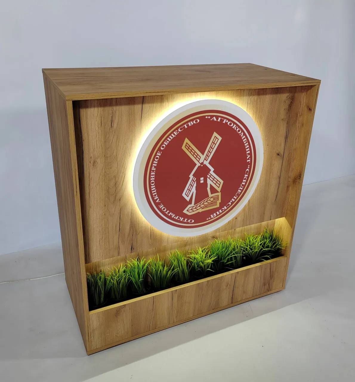 Аренда световой стойки 1050×500×1000 в Минске | стенды и оборудование. 1