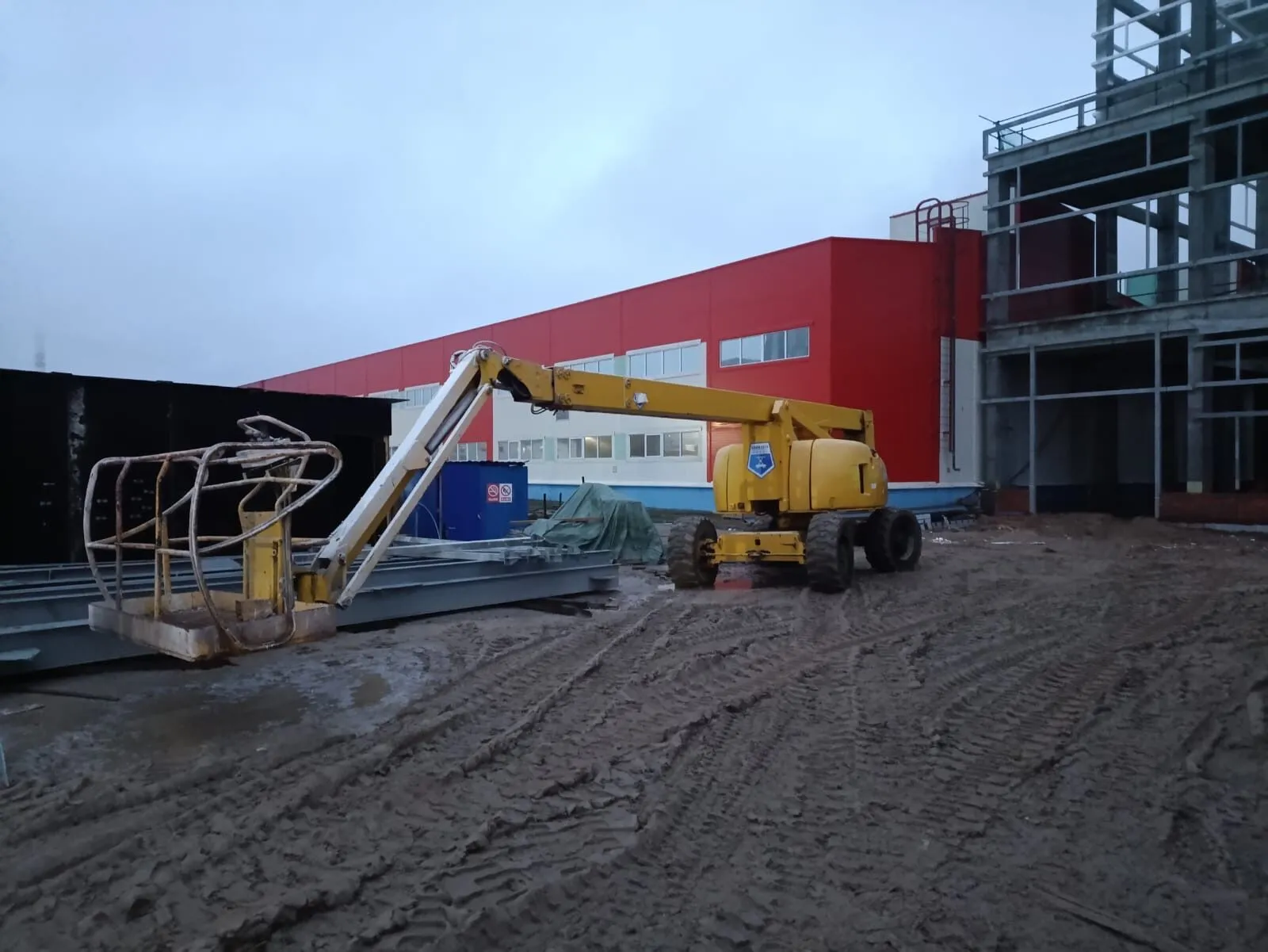 Аренда самоходного коленчатого подъемника Haulotte HA260PX (26 м.). 3