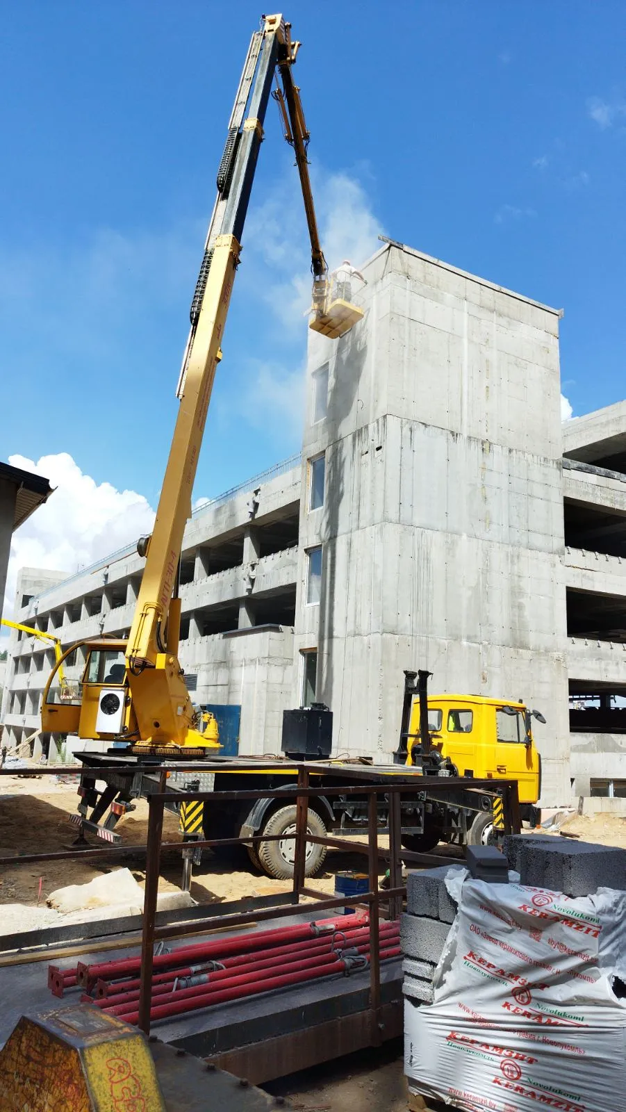 Аренда автовышки 30 метров. 1