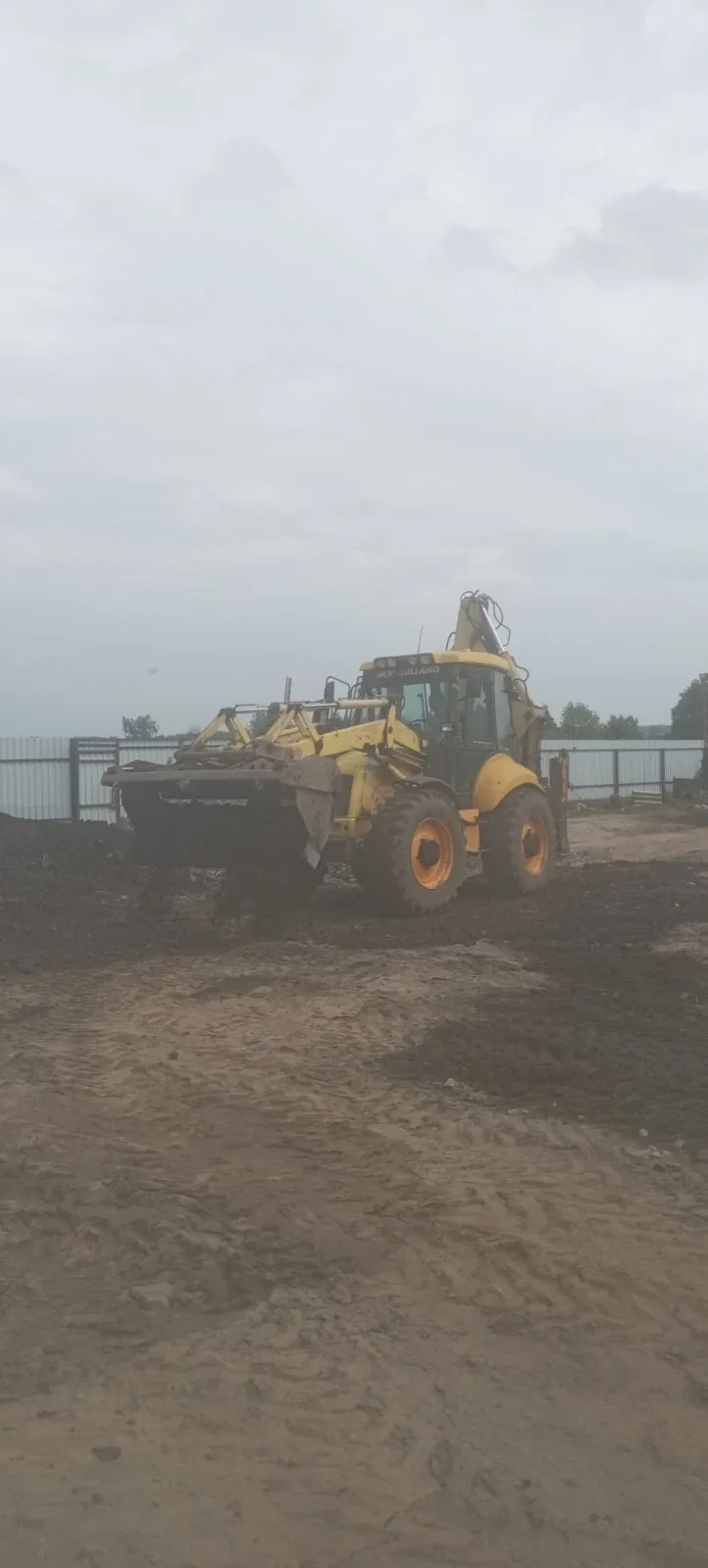Аренда экскаватора-погрузчика New Holland в Могилёве. 1