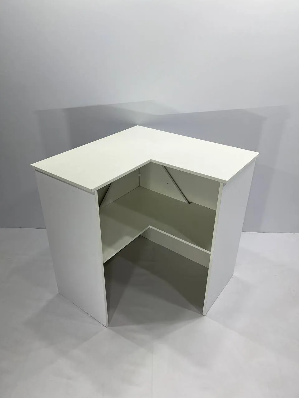 Аренда угловой стойки с подсветкой 1000х1000х500 в Минске | стенды, мебель. 6