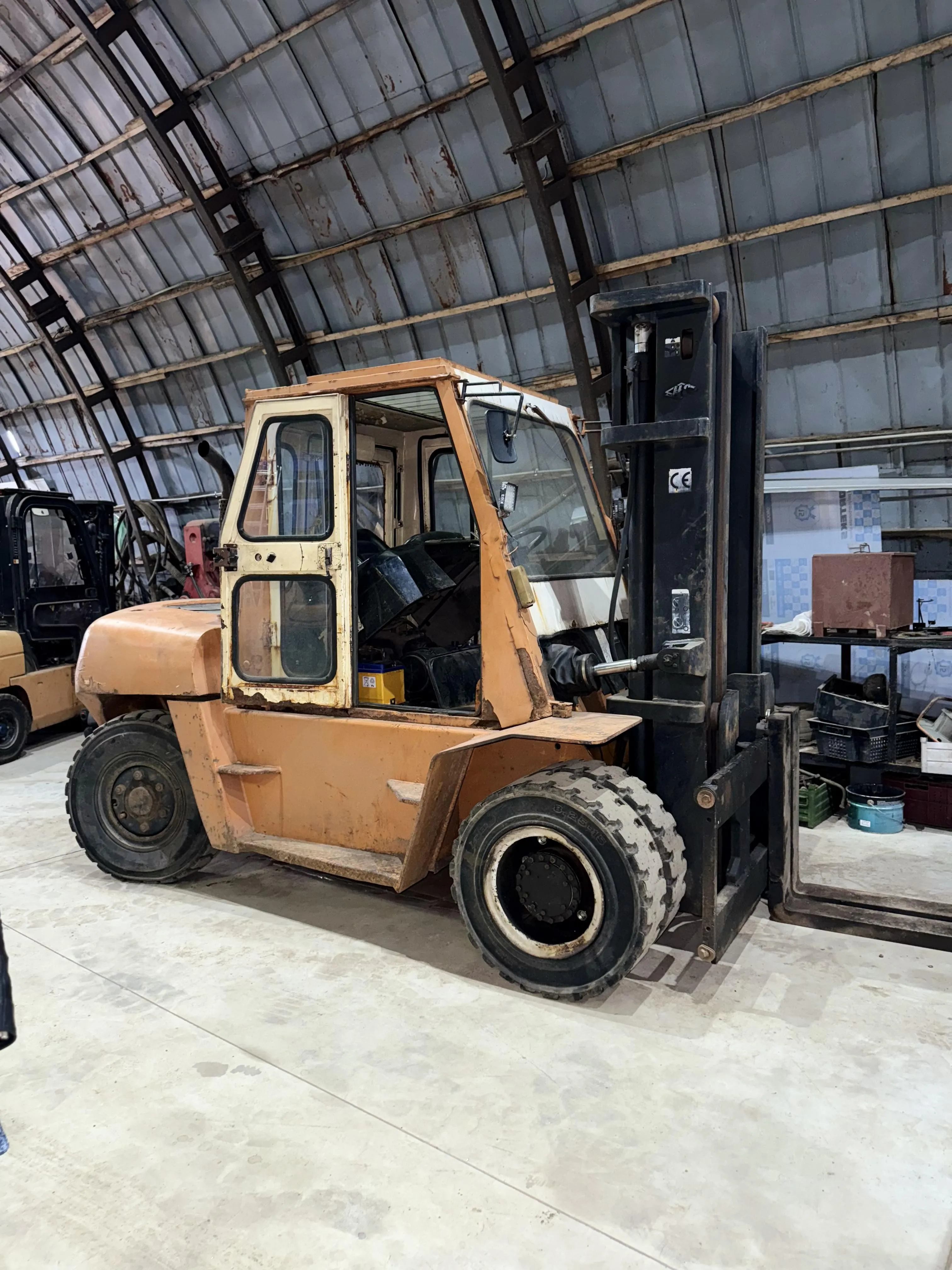 Услуги аренды погрузчика Hangcha 12т. Высокая проходимость, работа с негабаритом и тяжелым оборудованием. Честные цены, доставка на объект, опытные машинисты.. 1