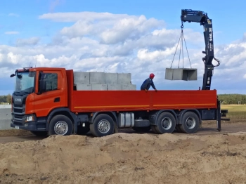 Автомобиль с гидроманипулятор Mercedes HIAB 140