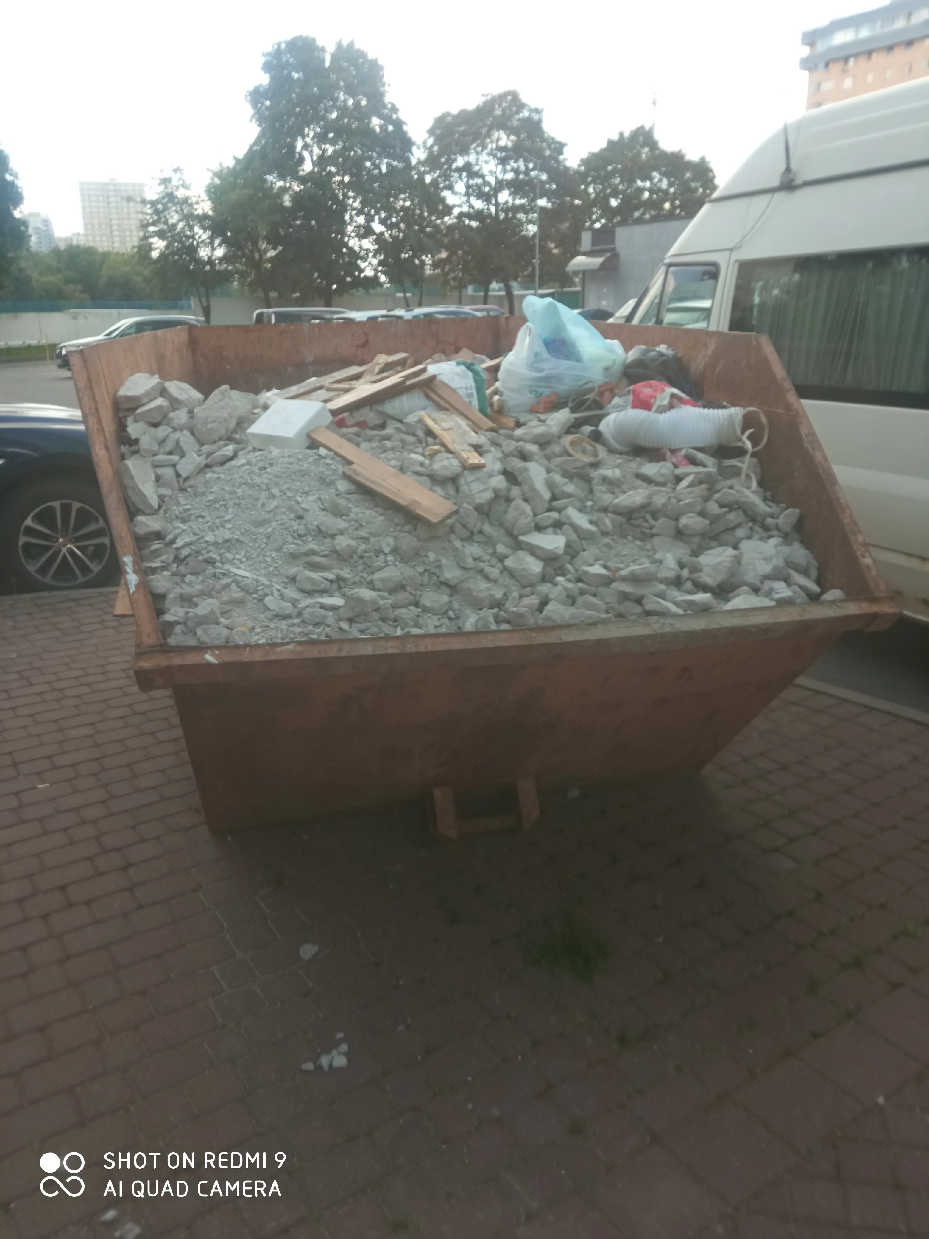 Аренда контейнера для строительного и бытового мусора. 1