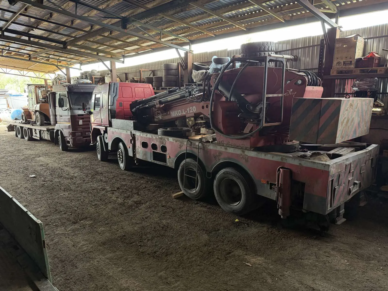 Аренда автокрана 16-25 тонн — компактные краны для узких помещений. 1