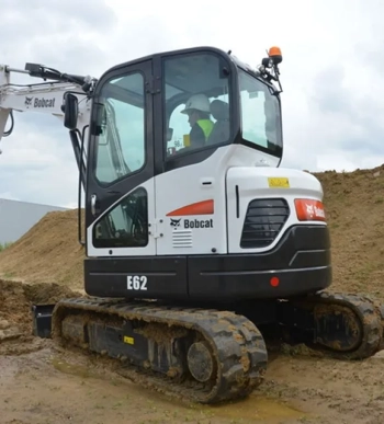 Аренда мини-экскаватора Bobcat E62 в Минске
