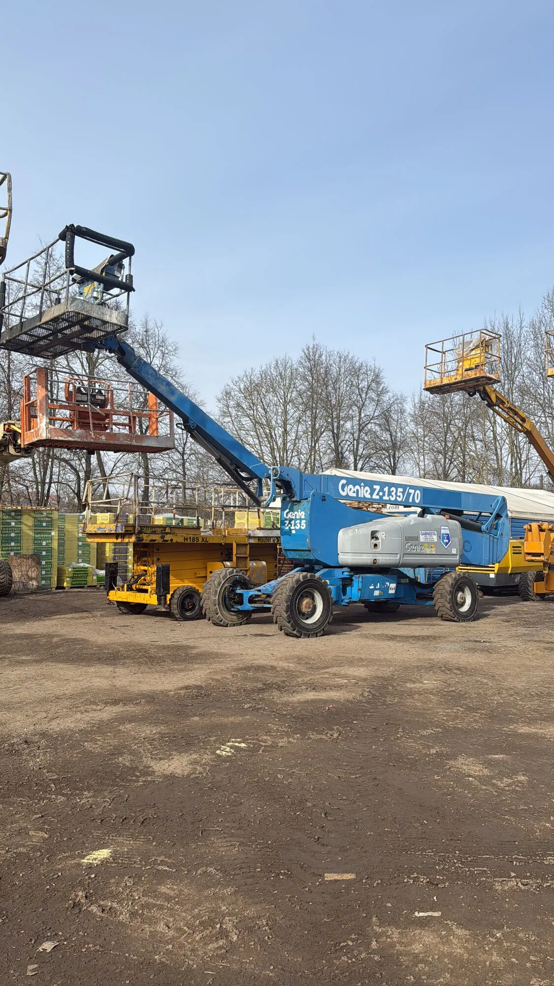 Аренда самоходного коленчатого подъемника Genie ZX-135/70 (43 м.). 3