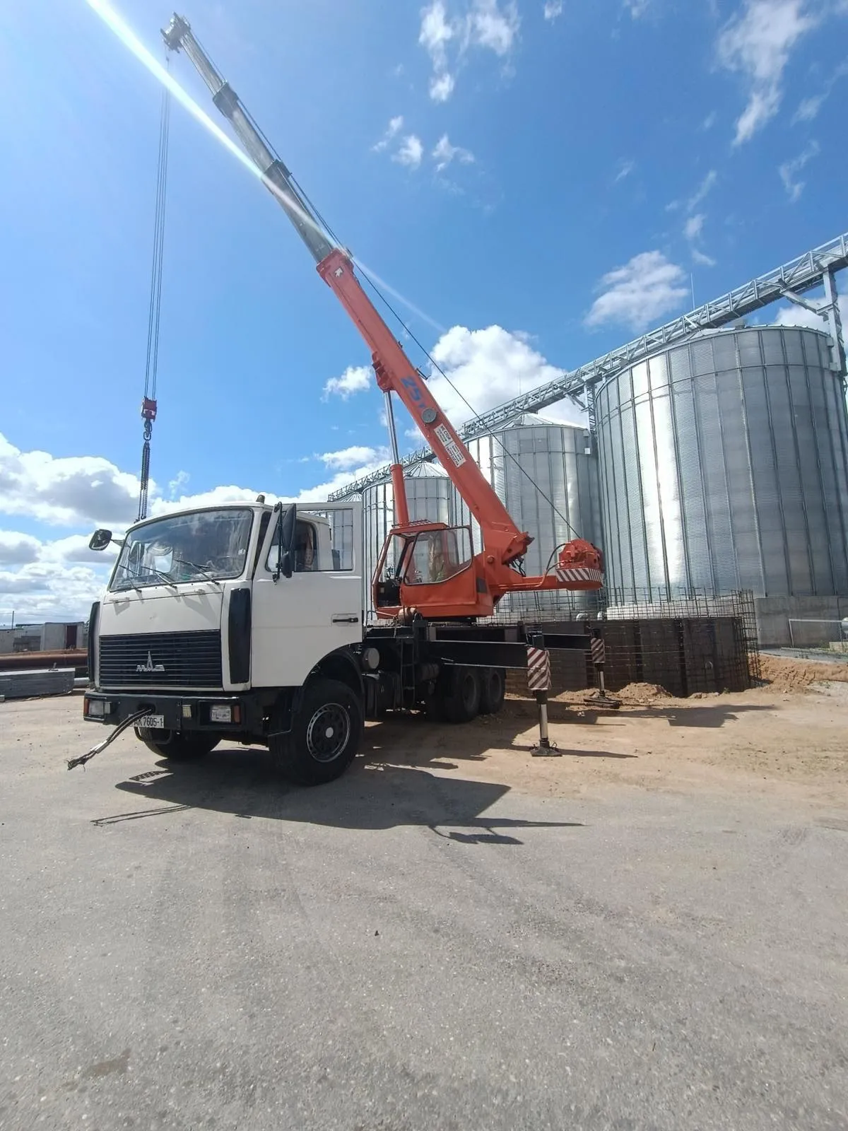 Аренда автокрана 25 тонн 37 метра в Бресте. 1