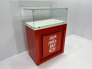 Аренда выставочной стойки 910х500х1240 и витрины в Минске