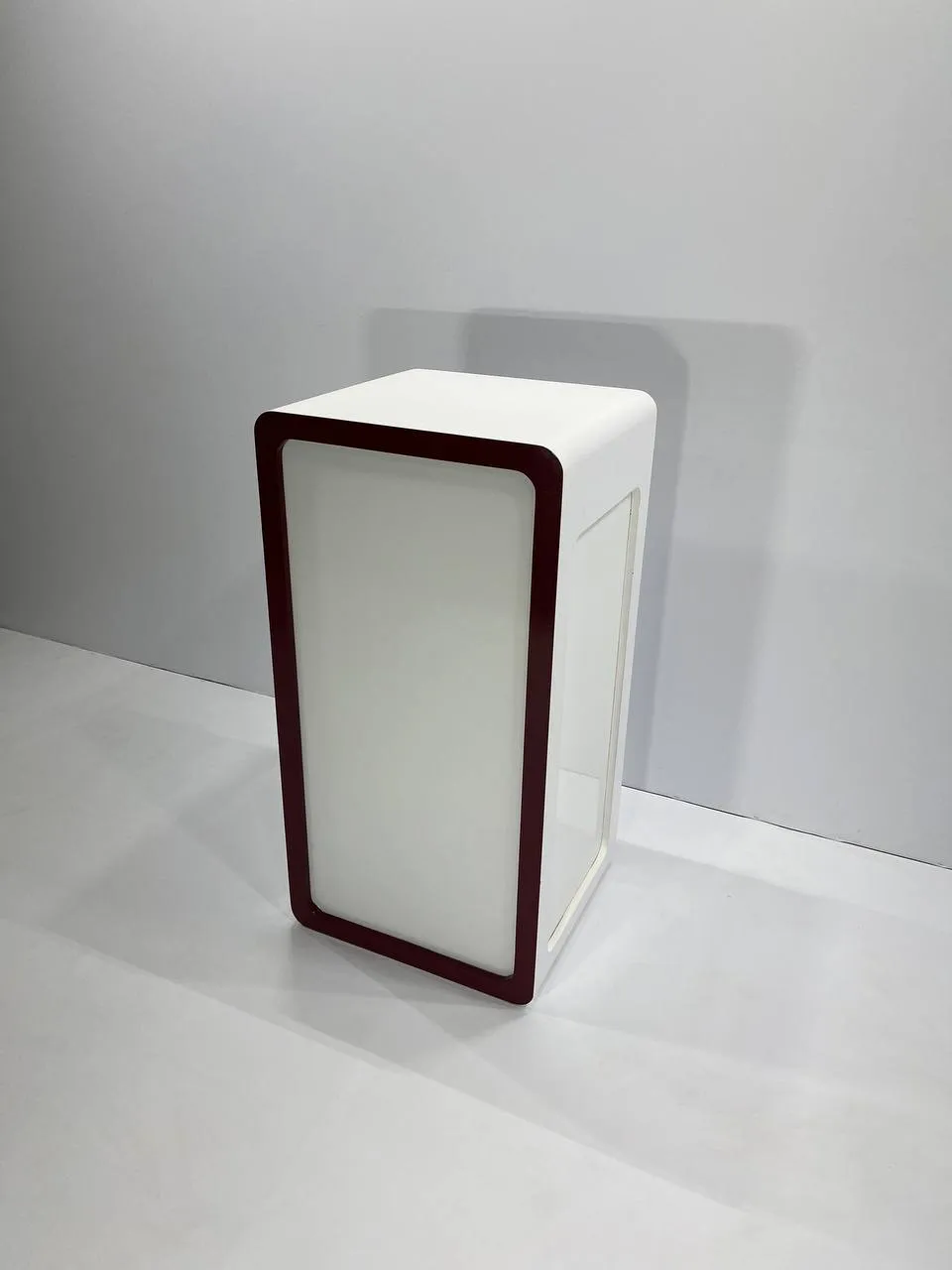 Аренда выставочной стойки с подсветкой 520х470х1020 в Минске | ТОТЕМ13М. 3