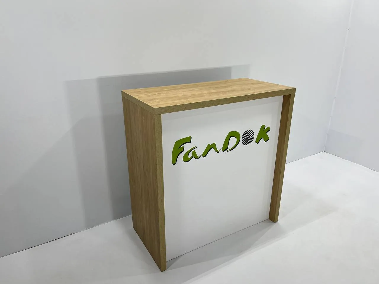 Аренда выставочной стойки 1000х500х1040 в Минске | ТОТЕМ13М. 1