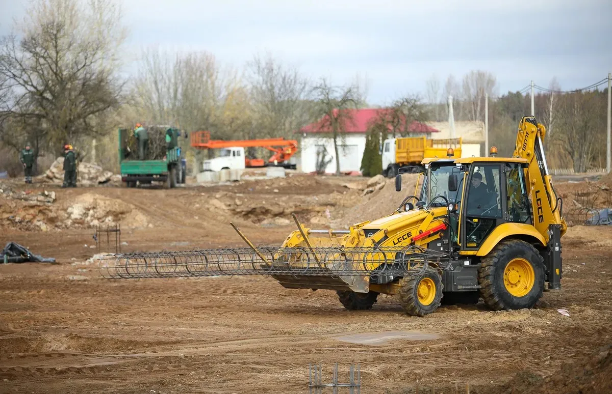 Аренда экскаватора-погрузчика LGCE. 3