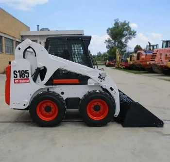 Аренда мини-погрузчика BOBCAT в Минске