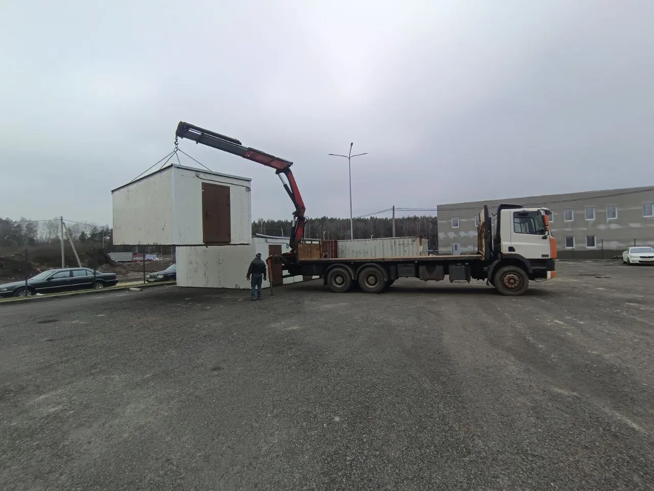 Перевозка тяжелых грузов гидроманипулятором в Минске — услуги до 40 тонн. 1