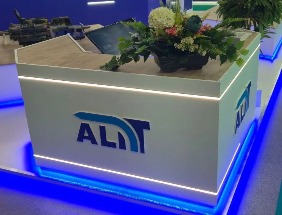 Аренда стойки с подсветкой 1975х1832х850 мм — Минск. 2