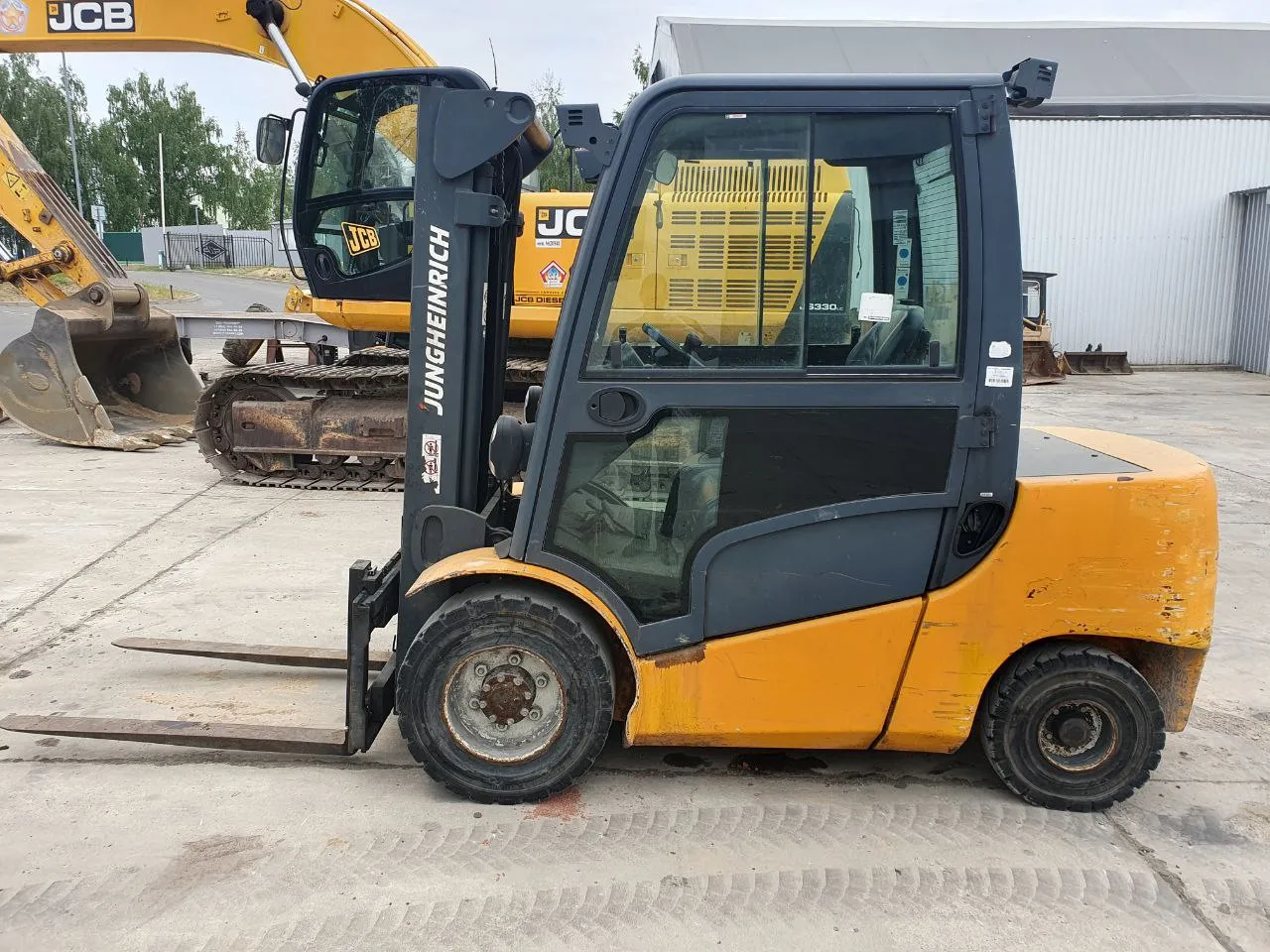 Аренда погрузчика 3 тонны. 1