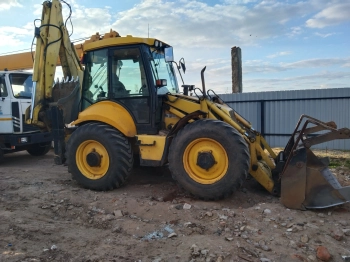 New Holland LB115B 4PS