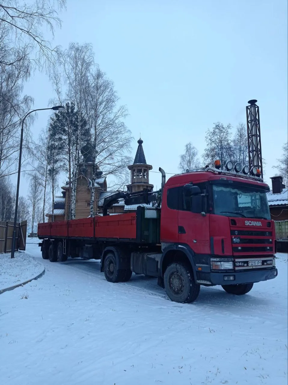 Автомобиль с гидроманипулятор Mercedes HIAB 140. 3