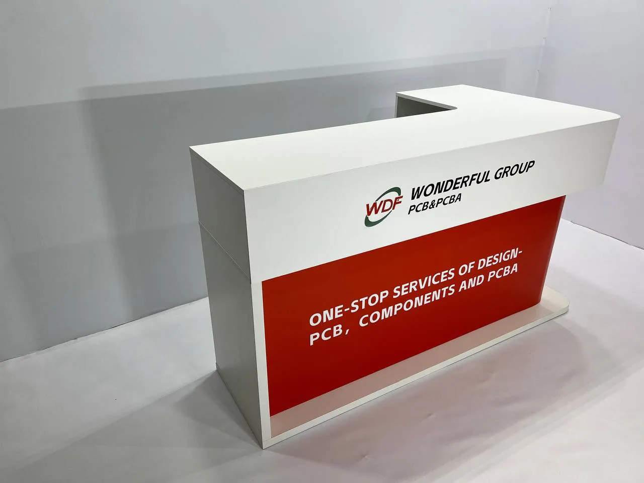 Аренда угловой стойки 1800х1000х1000 в Минске | Выставочные стенды и оборудование. 1