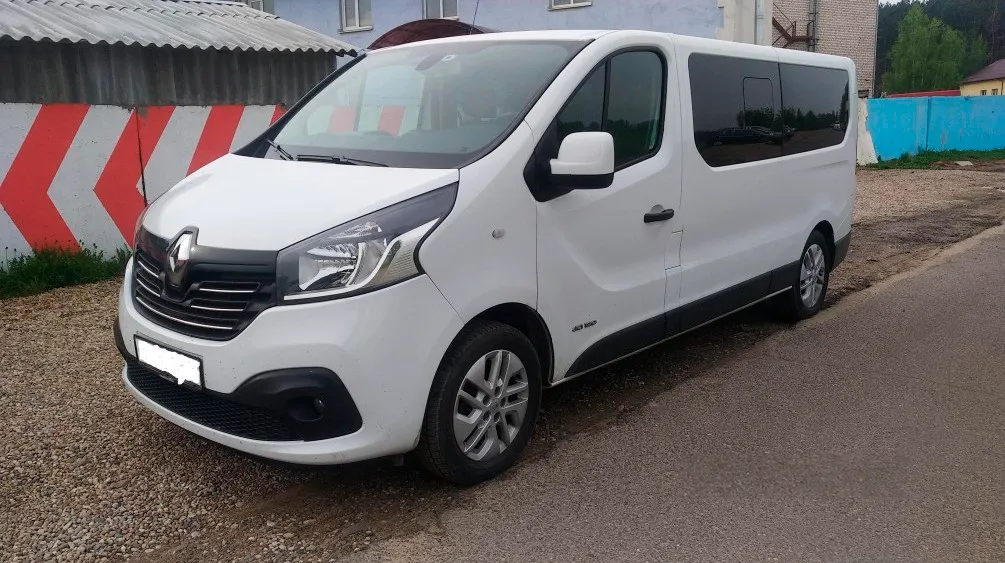 Аренда пассажирского буса Renault Trafic Long. 1