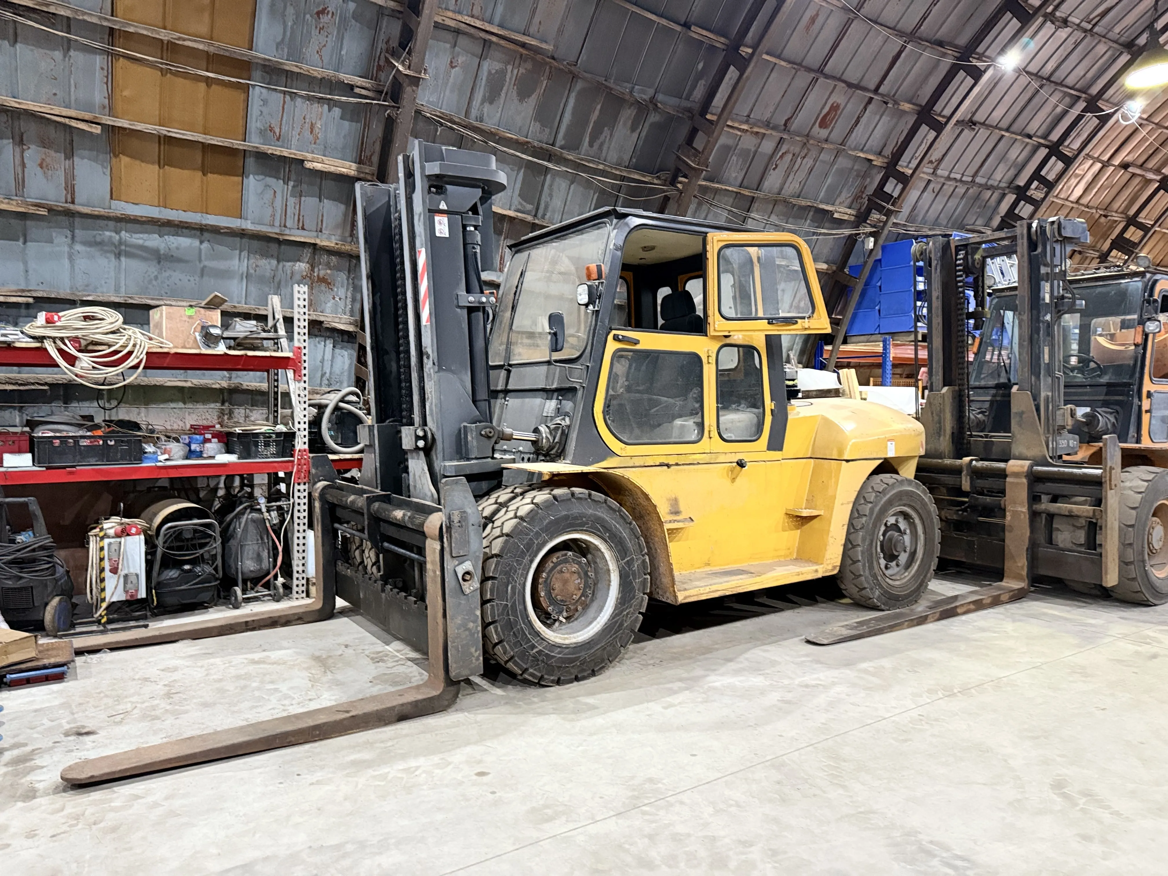 Аренда вилочного погрузчика грузоподъемностью 10 тонн. 1