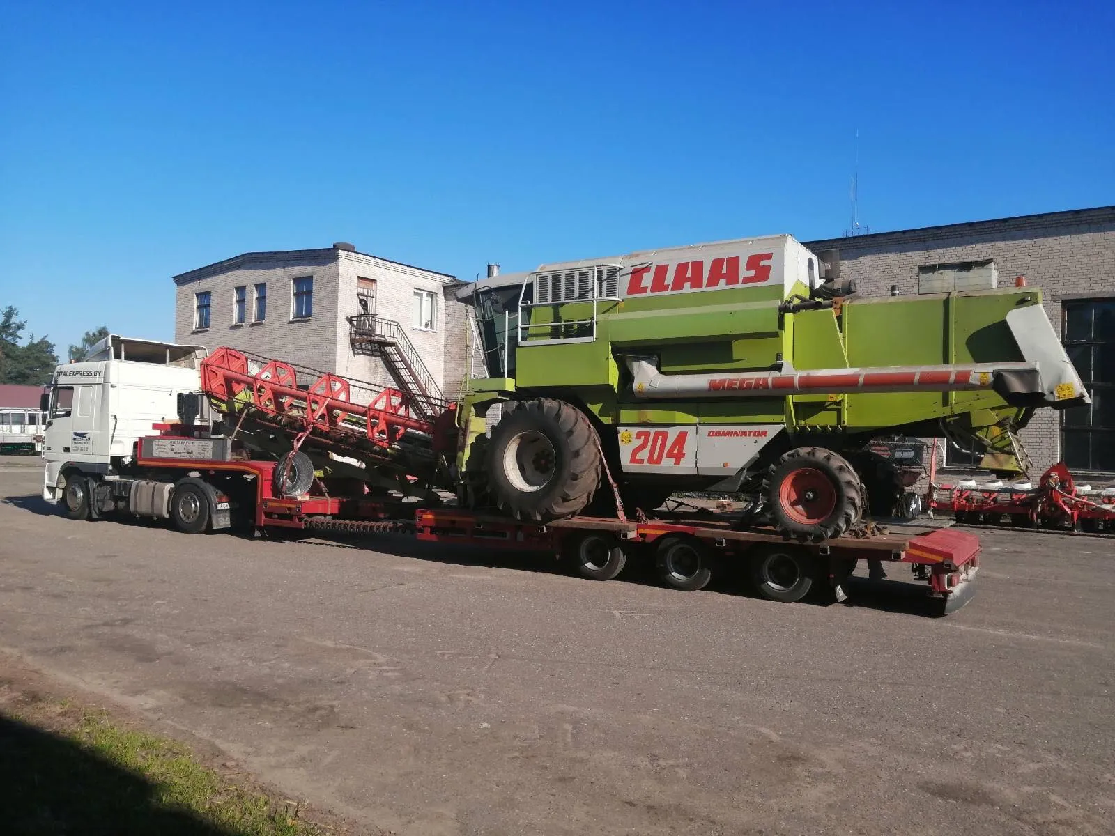 Заказ трала для перевозки комбайнов — по Беларуси и Минску. 1