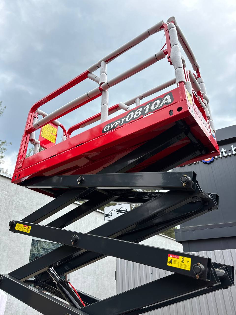 Аренда ножничного электрического подъемника KINGLIFT QYPT0810A. 1